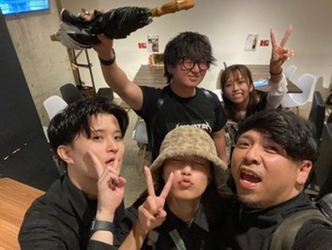 交流イベントで一緒に記念撮影をした参加者